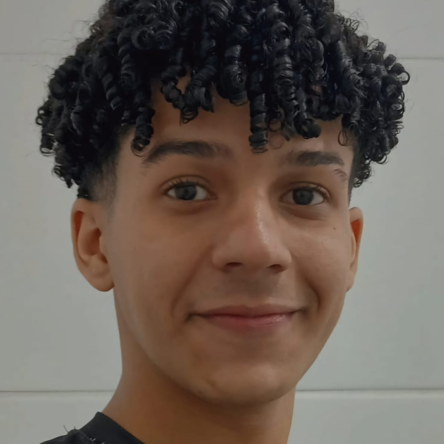 Kalil, cabelo cacheado curto